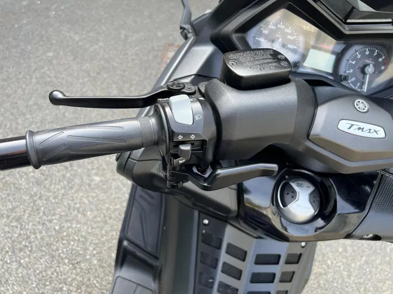Yamaha T-Max 530 (2015 - 16) (13)