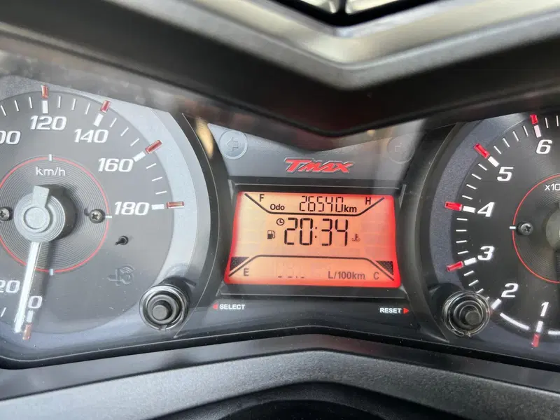 Yamaha T-Max 530 (2015 - 16) (5)