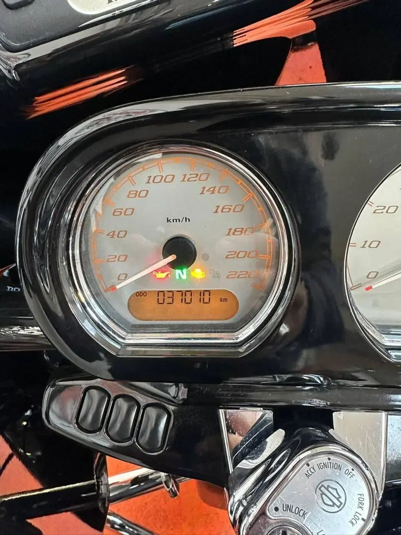 Harley-Davidson 107 Road Glide Special (2017 - 18) - FLTRXS (4)