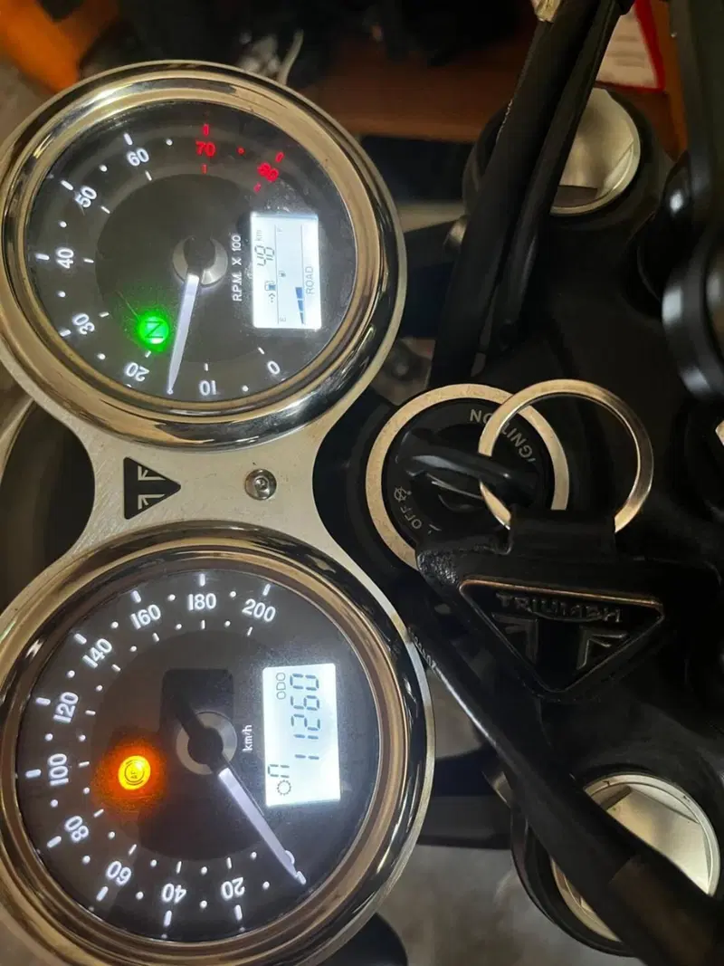 Triumph Bonneville T120 (2016 - 20) (5)