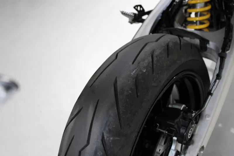 Ducati Hypermotard 698 Mono (2024 - 26) (7)