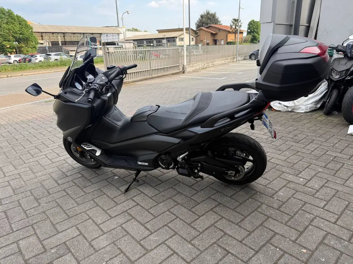 Yamaha T-Max 560 (2020 - 21) (4)