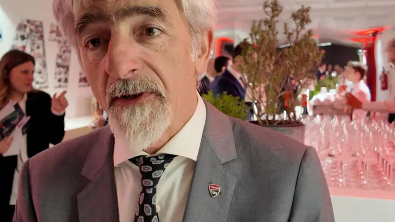 MotoGP 2026. Gigi Dall'Igna "smentisce" Andrea Dovizioso: "Condizioni di Marc M&aacute;rquez? Al 100% gi&agrave; a Jerez" [VIDEO]