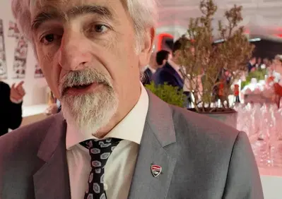 MotoGP 2026. Gigi Dall'Igna smentisce Andrea Dovizioso: Condizioni di Marc Márquez? Al 100% già a Jerez [VIDEO]