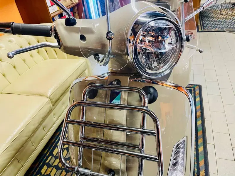 Vespa GTS 300 (2023 - 24) (3)