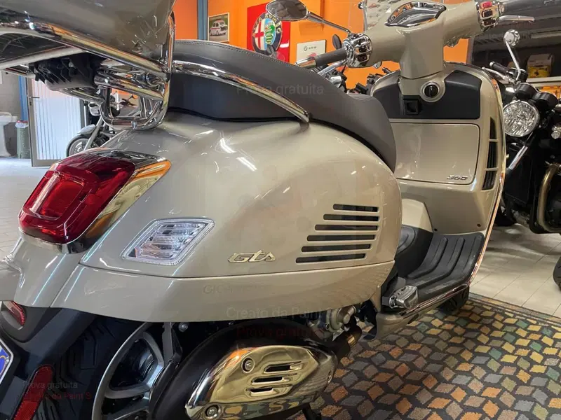 Vespa GTS 300 (2023 - 24) (6)