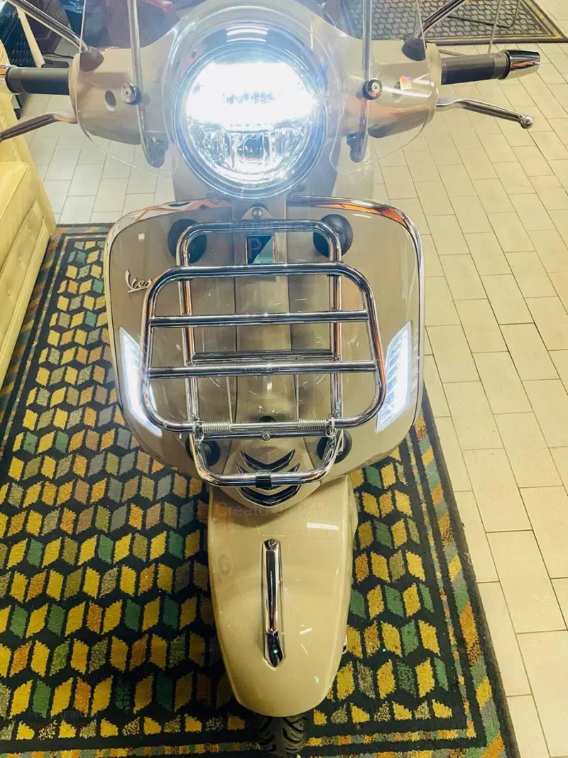 Vespa GTS 300 (2023 - 24) (8)
