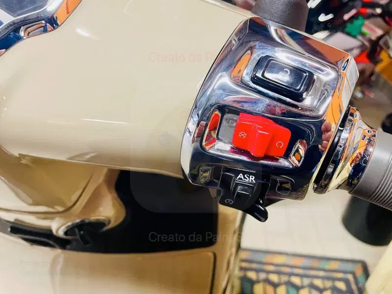 Vespa GTS 300 (2023 - 24) (10)