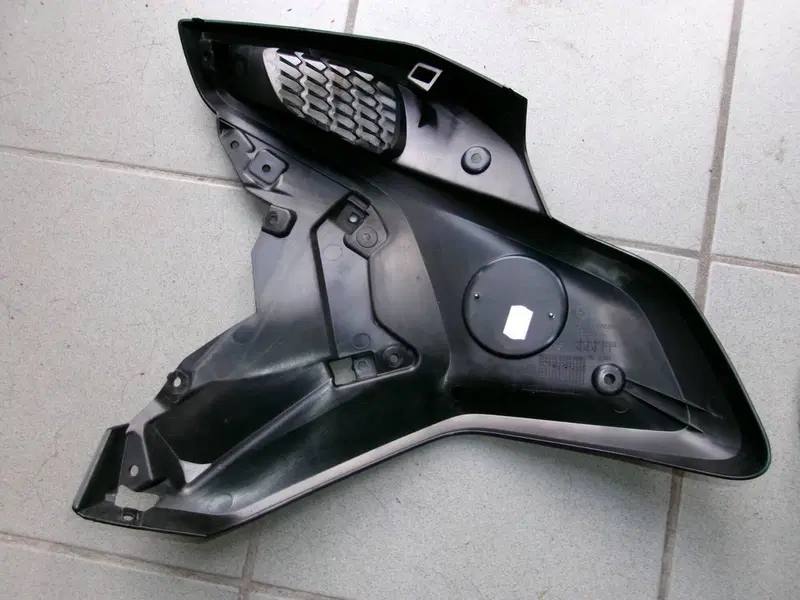 COPERTURA CORNETTO ASPIRAZIONE BMW 4 Racing