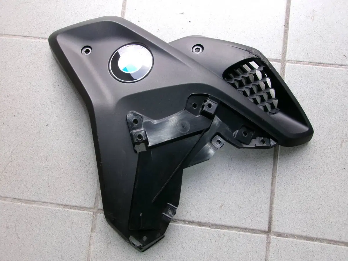 COPERTURA CORNETTO ASPIRAZIONE BMW 4 Racing (2)