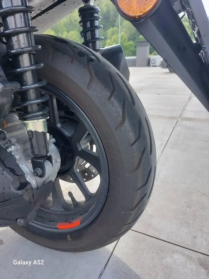 Yamaha Tricity 300 (2021 - 24) (8)
