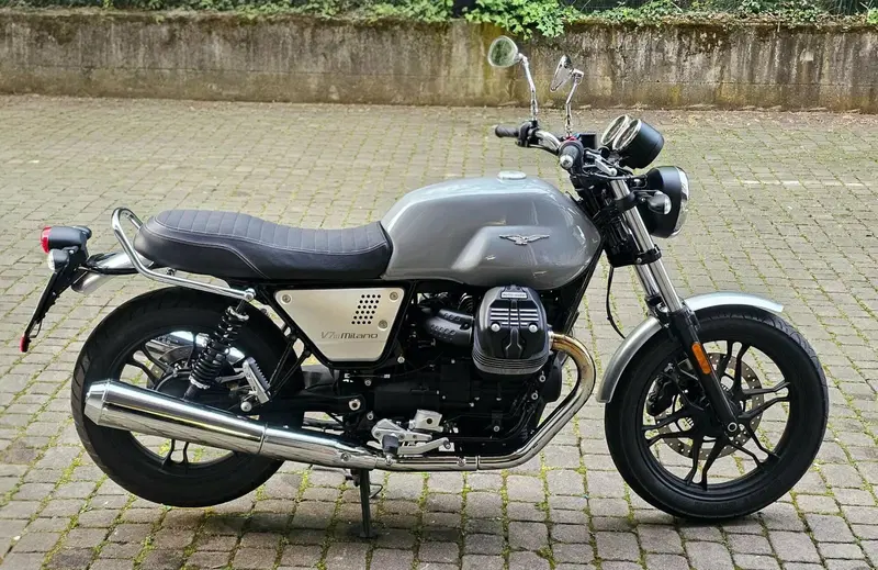 Moto Guzzi V7 III Milano (2018 - 20) (12)