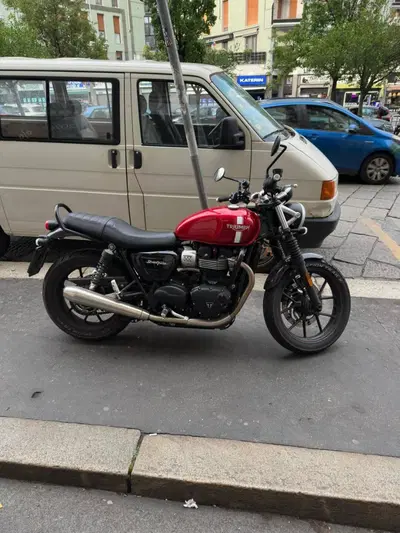 Triumph Street Twin 900 (2017 - 18) usata