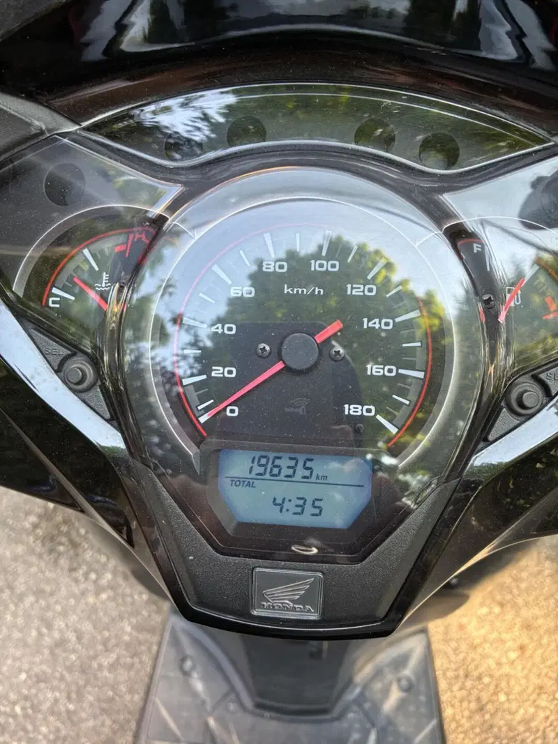 Honda SH 300 i ABS (2016 - 20) (2)