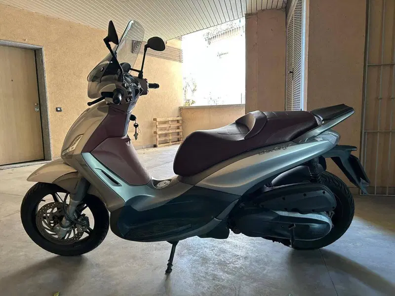 Piaggio Beverly 350 SportTouring ie ABS (2011 - 17) (3)