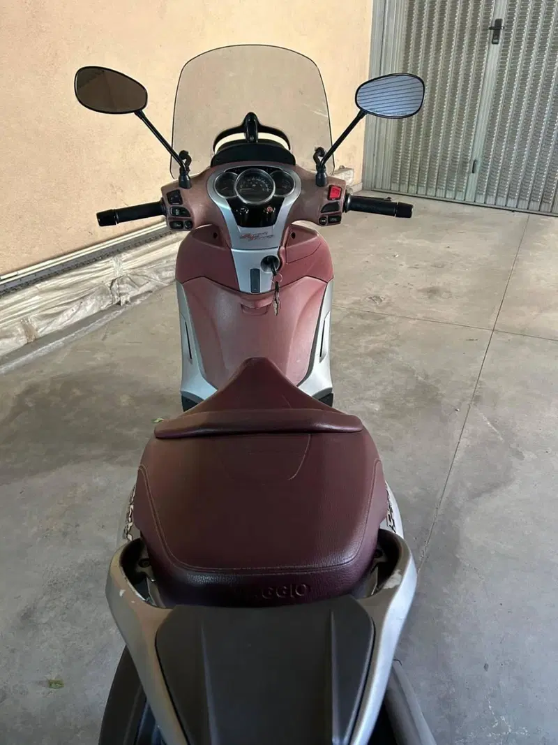Piaggio Beverly 350 SportTouring ie ABS (2011 - 17) (5)