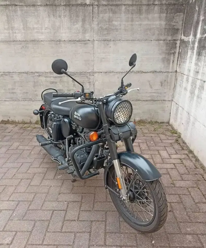 Royal Enfield Classic 500 EFI Stealth Black (2018 - 20)