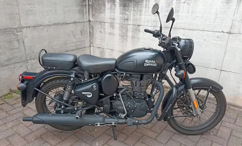 Royal Enfield Classic 500 EFI Stealth Black (2018 - 20) (2)