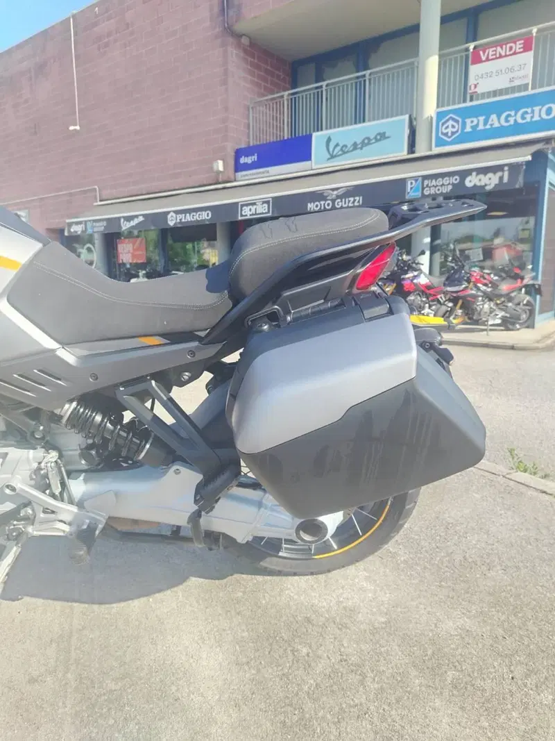 Moto Guzzi Stelvio (2024 - 26) (2)