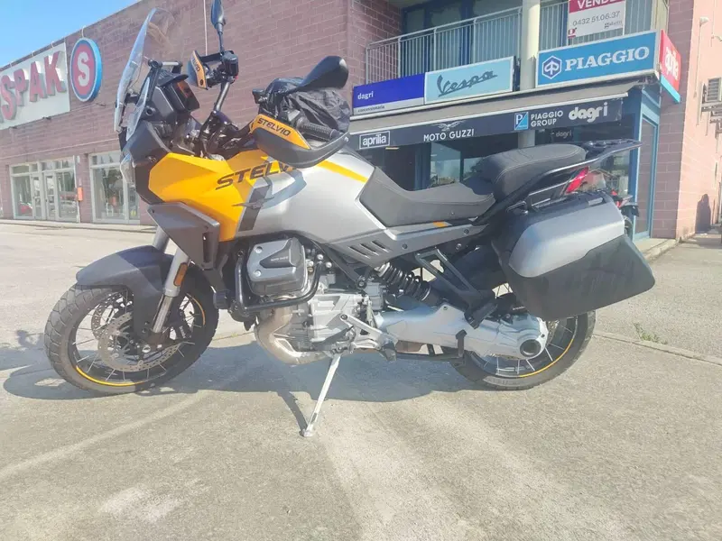 Moto Guzzi Stelvio (2024 - 26) (3)