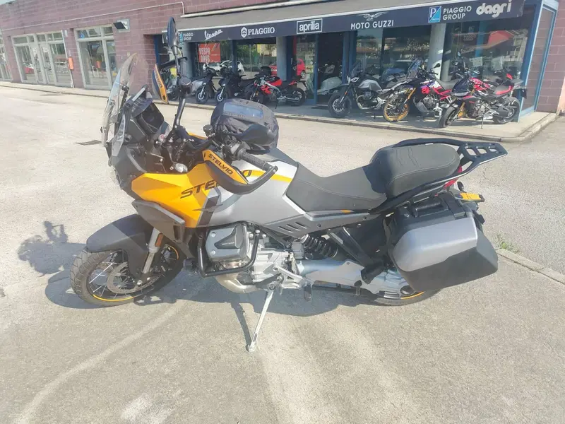 Moto Guzzi Stelvio (2024 - 26) (4)