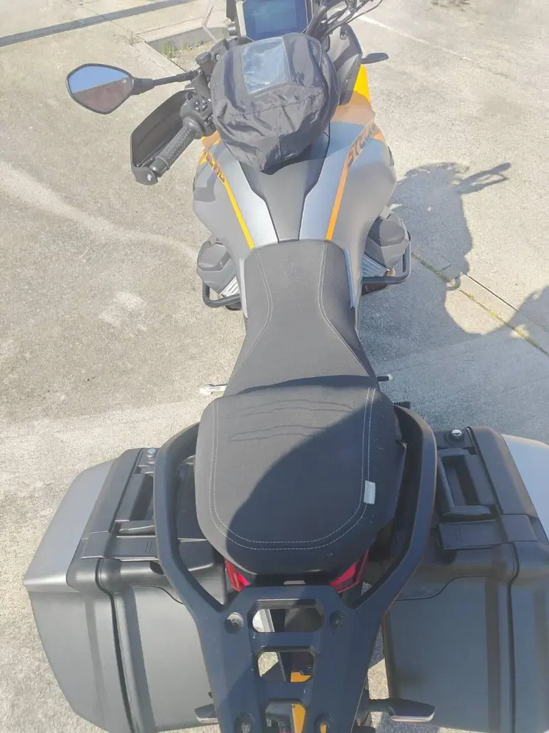 Moto Guzzi Stelvio (2024 - 26) (5)