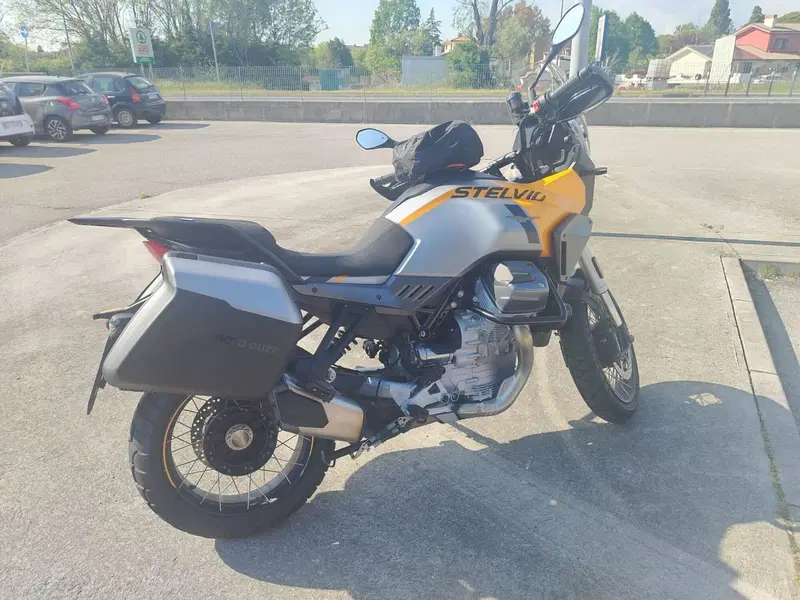 Moto Guzzi Stelvio (2024 - 26) (6)
