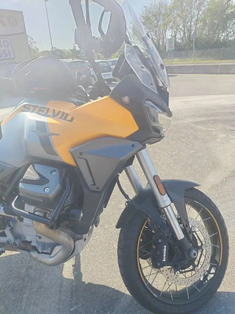 Moto Guzzi Stelvio (2024 - 26) (8)