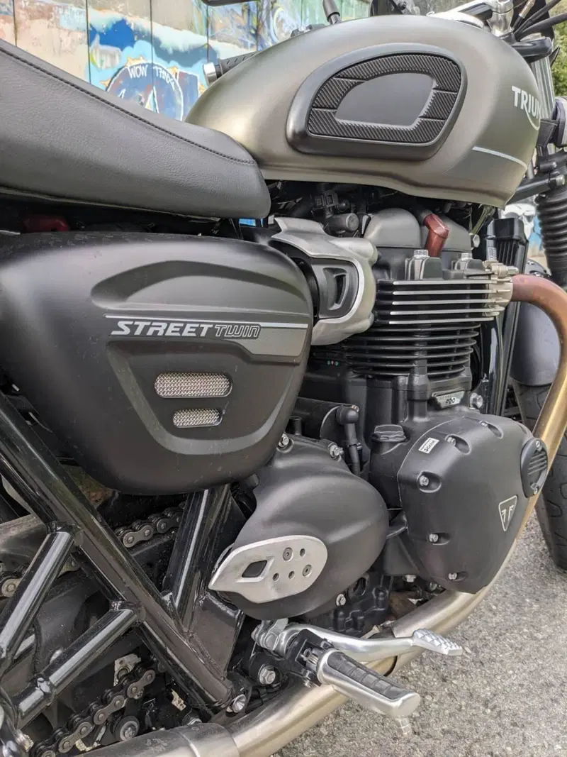 Triumph Street Twin 900 (2021 - 22)