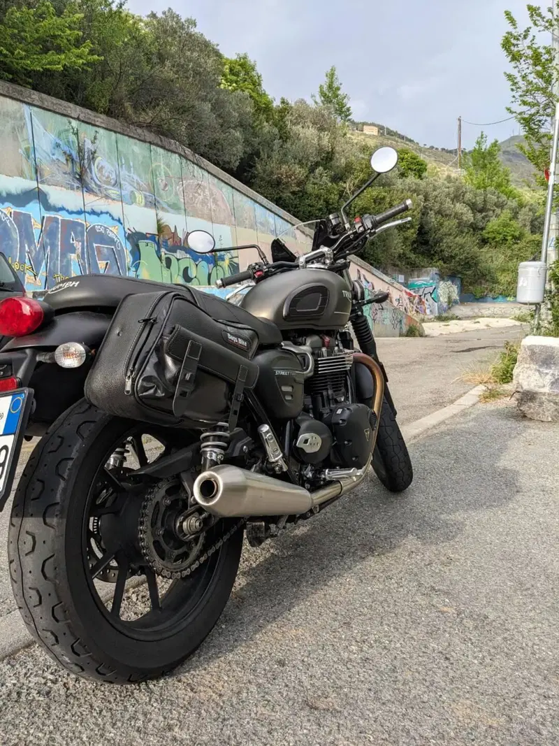 Triumph Street Twin 900 (2021 - 22) (6)