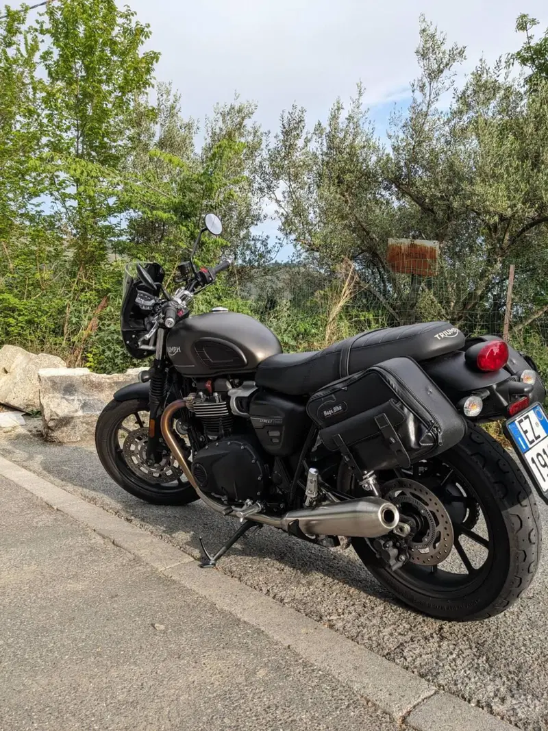 Triumph Street Twin 900 (2021 - 22) (11)