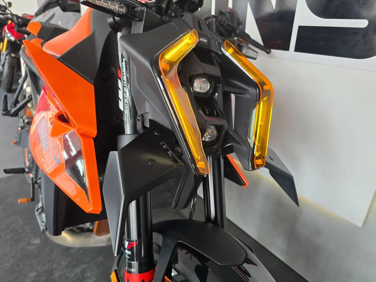 KTM 990 Duke (2024 - 26) (12)
