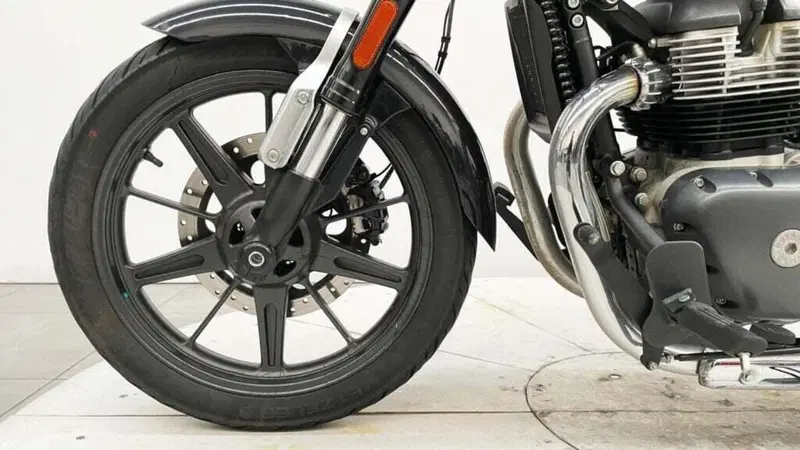 Royal Enfield Super Meteor 650 (2023 - 26) (3)