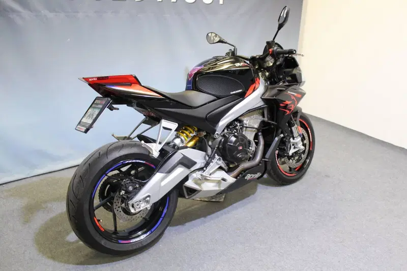 Aprilia Tuono 660 Factory (2022 - 24) (2)