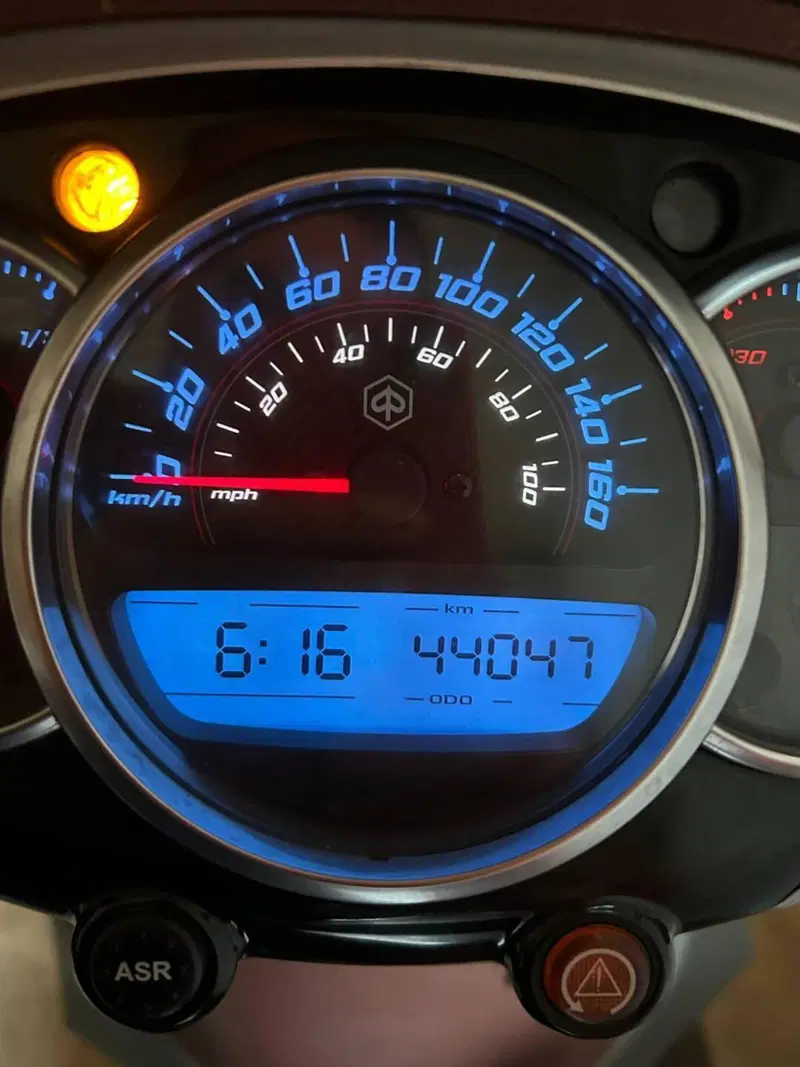 Piaggio Beverly 350 SportTouring ie ABS (2011 - 17) (7)