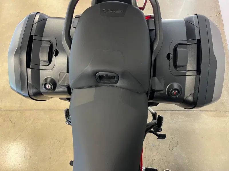 Ducati Multistrada V4 S Grand Tour (2024) (9)