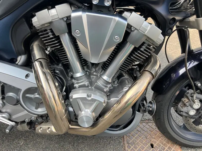 Yamaha MT-01 (2005- 11) (8)