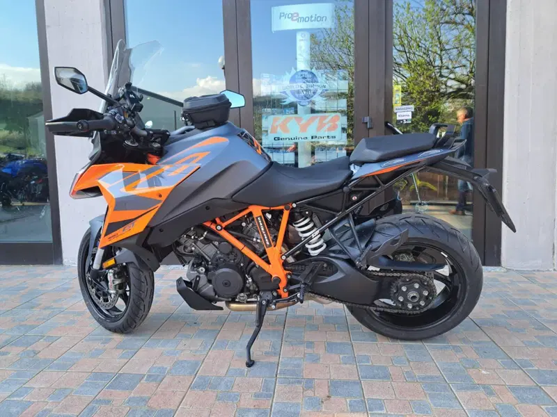 KTM 1290 Super Duke GT (2022 - 25) (2)