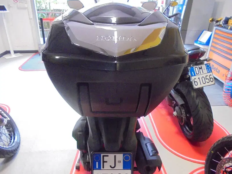 Honda SH 150i Vetro (2024 - 25) (4)