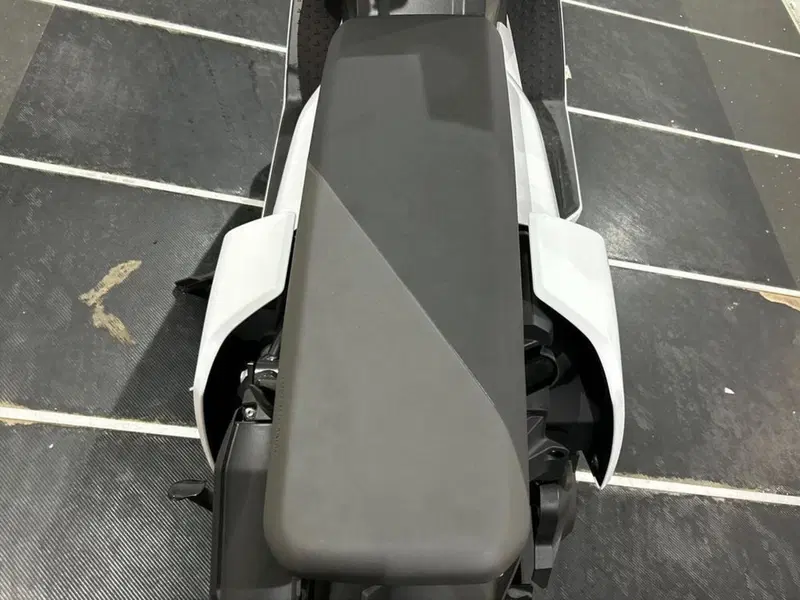 Bmw CE 04 (2021 - 25) (9)