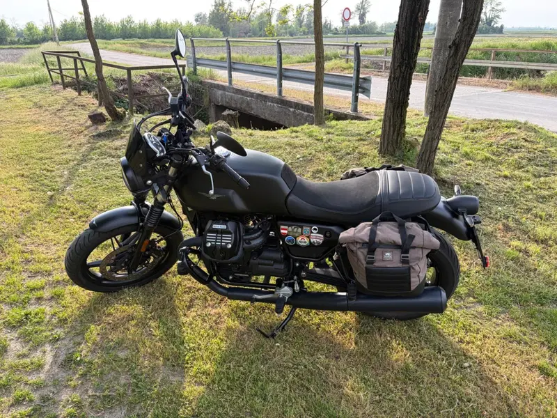 Moto Guzzi V7 Stone (2021 - 24) (5)