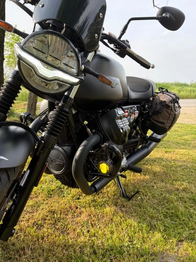 Moto Guzzi V7 Stone (2021 - 24) (10)