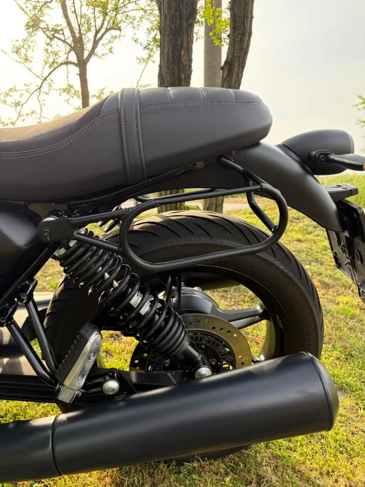 Moto Guzzi V7 Stone (2021 - 24) (11)
