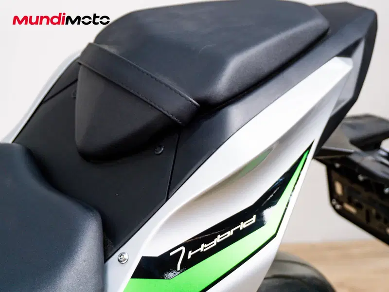 Kawasaki Z7 Hybrid (2024 - 26) (13)