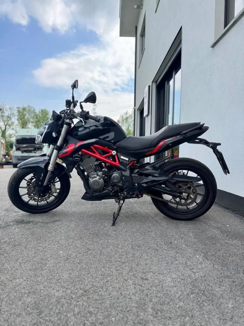Benelli BN 302 S (2019 - 20) (2)