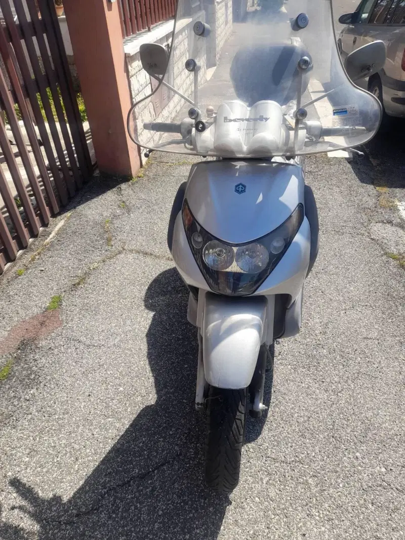 Piaggio Beverly  (3)