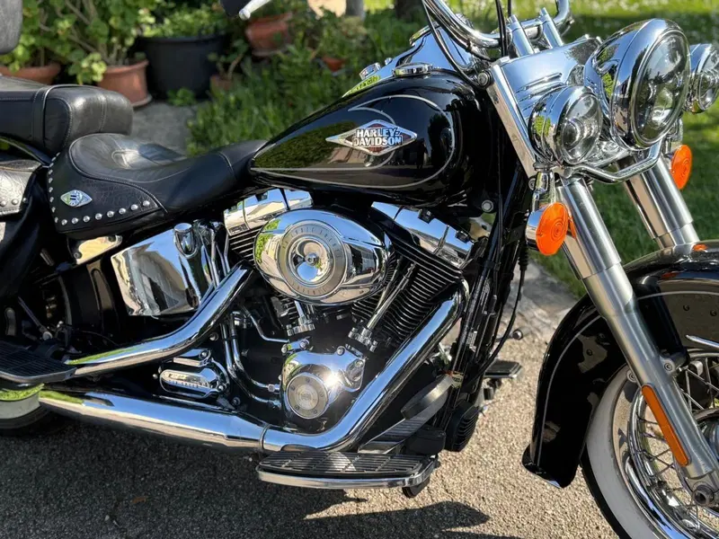 Harley-Davidson 1584 Heritage Classic (2008 - 10) - FLSTC (8)