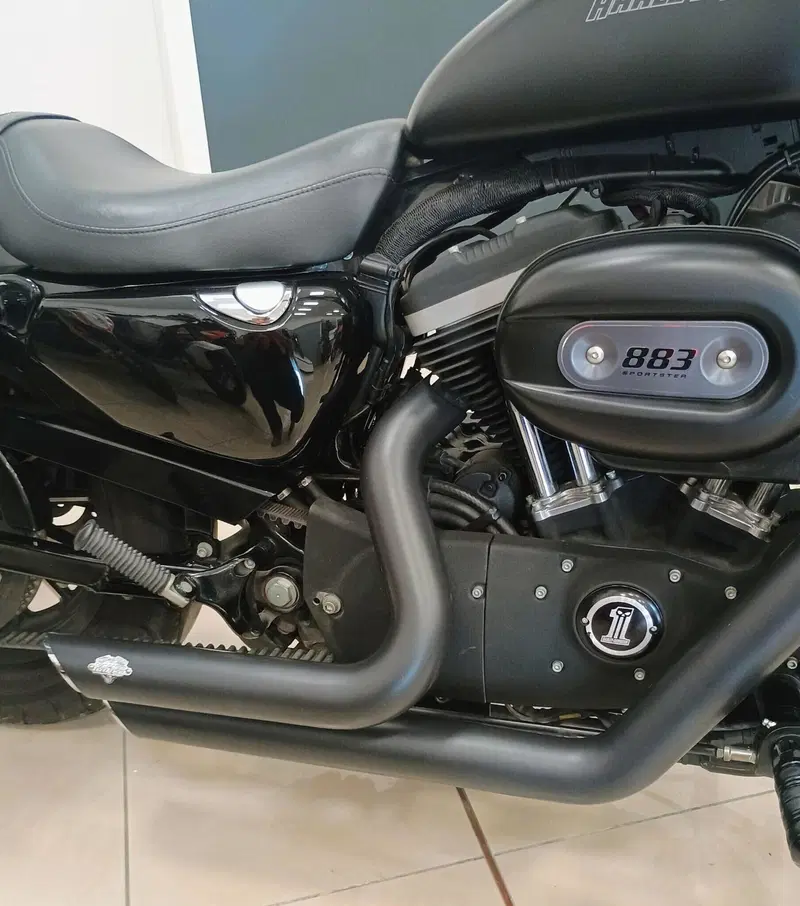 Harley-Davidson 883 Iron (2009 - 11) - XL 883N (12)