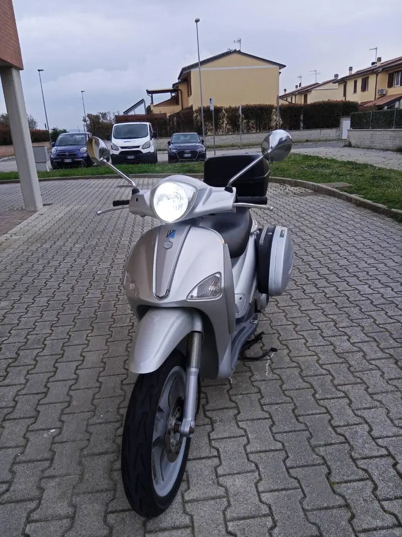 Piaggio Liberty 200 4T  (2)