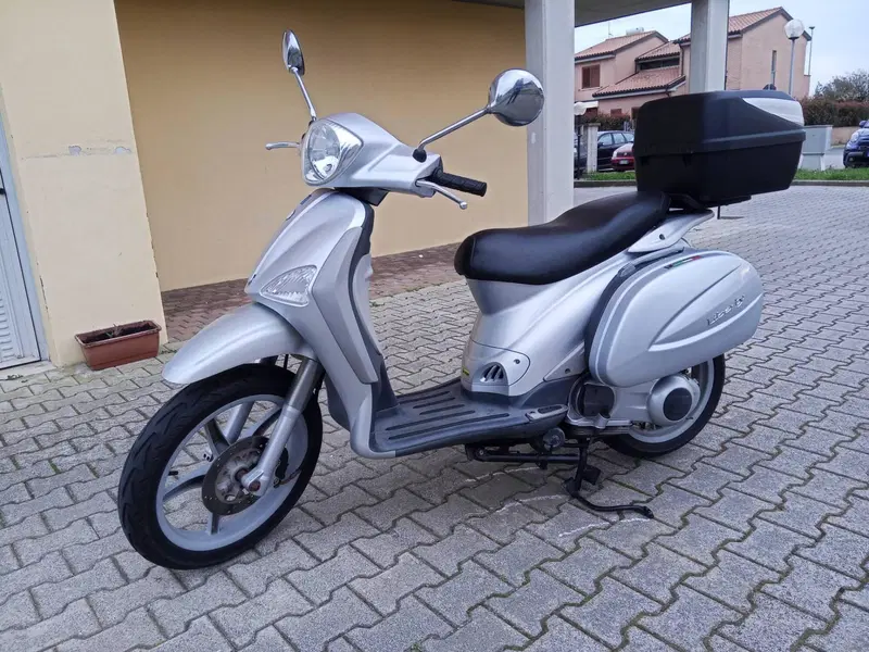 Piaggio Liberty 200 4T  (3)